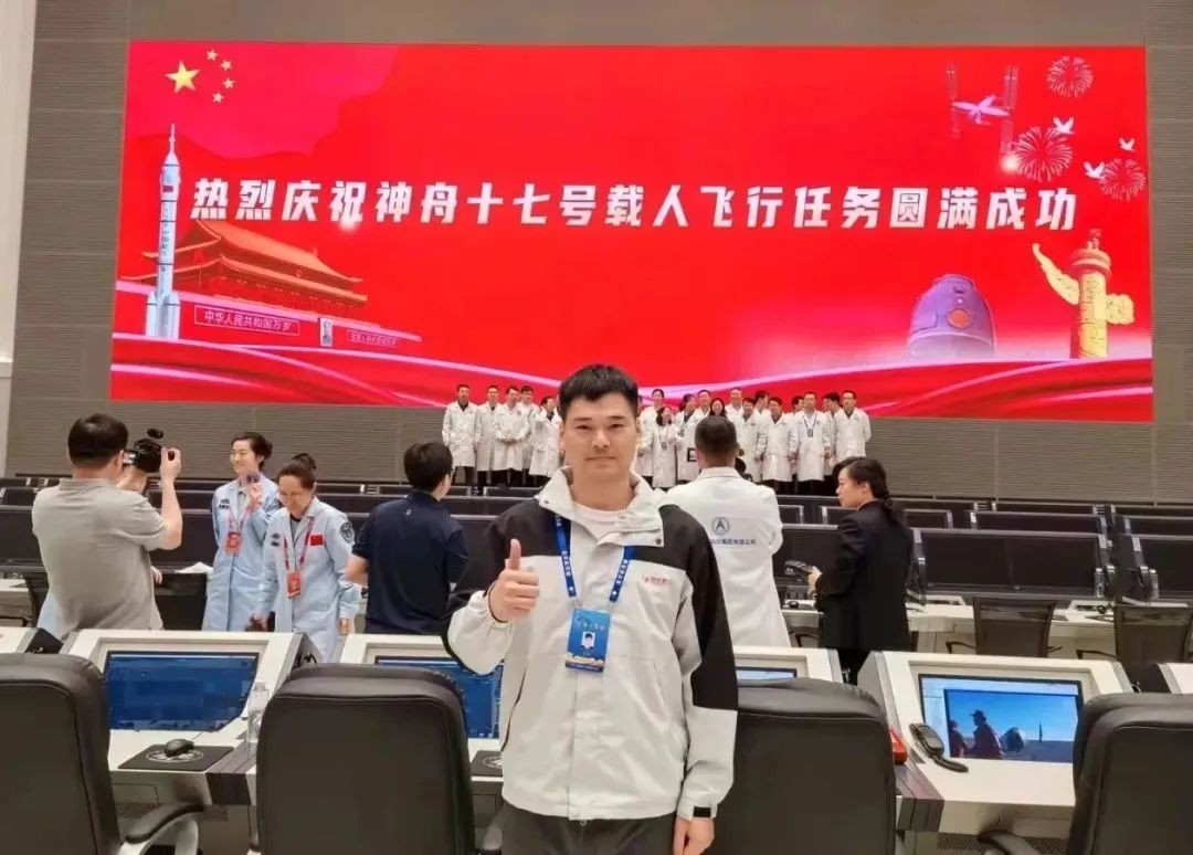 神舟十九号发射圆满成功，中国航天又见大红屏！