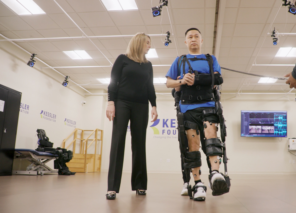 表骨骼机械人让行动阻碍者直立行走，非凡国际·虚构动点OptiTrack助力人类突破能力天堑