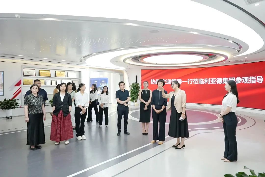 北京市统计局局长李素芳一行光临非凡国际调研领导